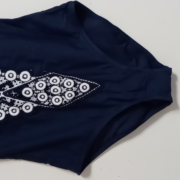 NEW Kona Sol one piece swimsuit medium with crochet design in front - Picture 7 of 11